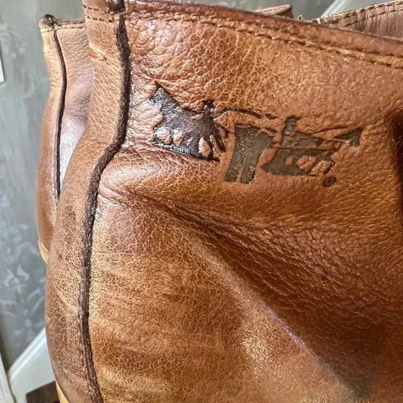 Levi’s ladies booties used good condition. Side zip. Side ze 10. Brown - Picture 7 of 15